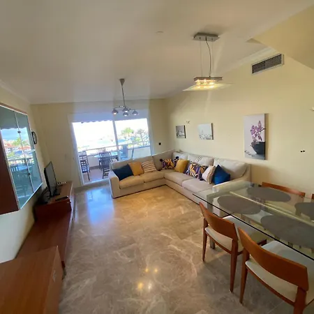 Large Direct Ocean Front 2bd *